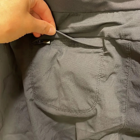Athleta gray woman’s workout pants - Picture 7 of 11